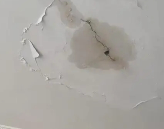 新建阳台漏水维修公司分享下屋面防水工程质量问题原因分析